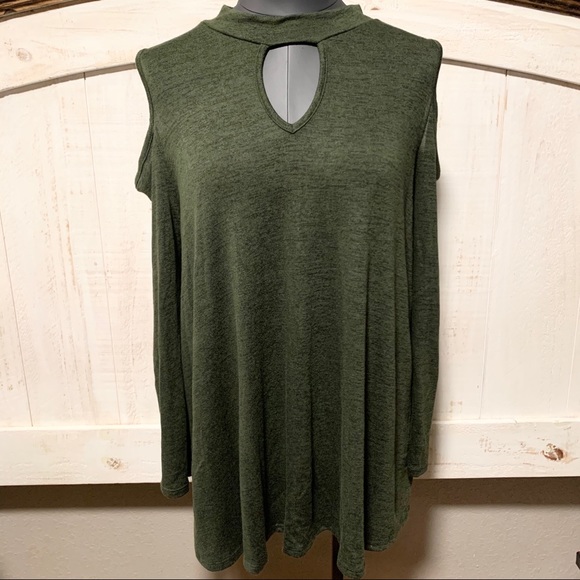 Tops - Green Long Sleeve Cold Shoulder Top